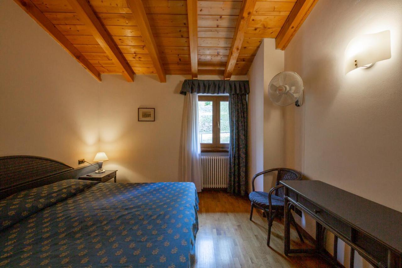Residence Castelli Бренцоне сул Гарда Екстериор снимка